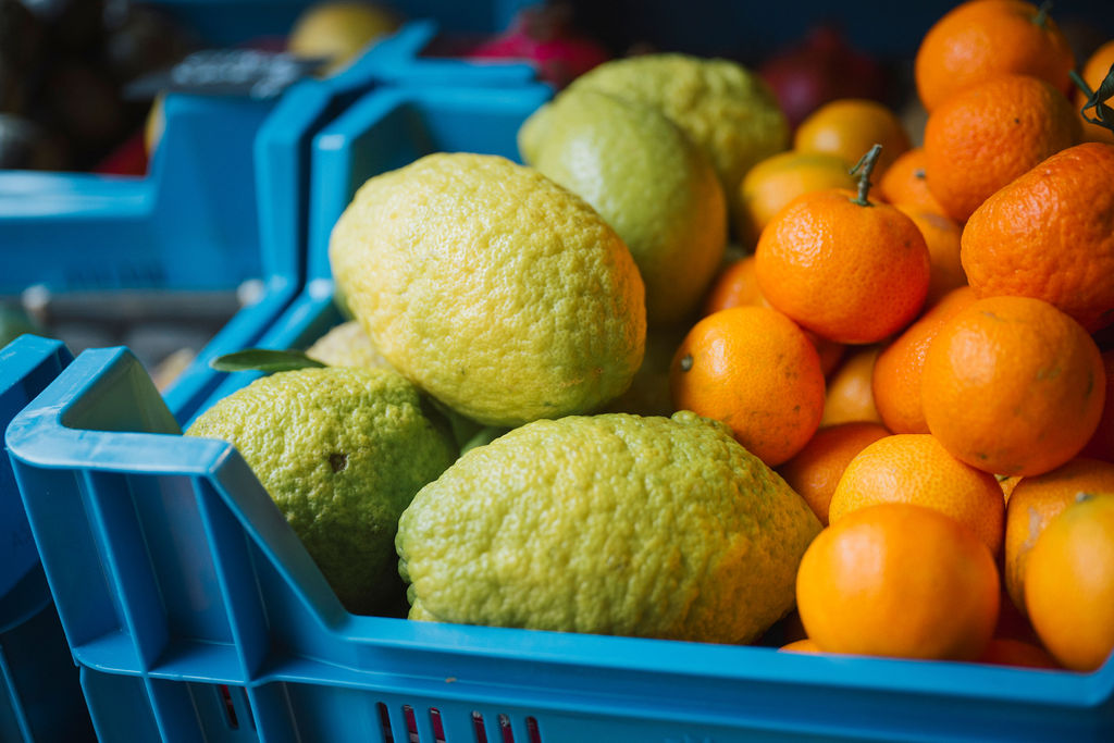 Fruits de saison bio en cagette, cédrat et clémentines, Croquez Nature Ath